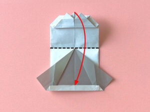 折り筋で折るところ