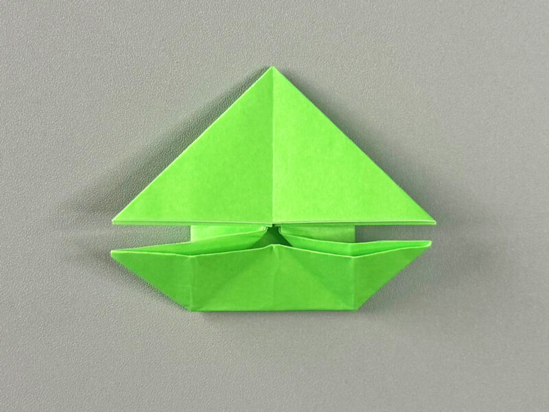 左右に開いて折ったところの画像