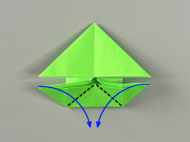 下へ折るところの画像