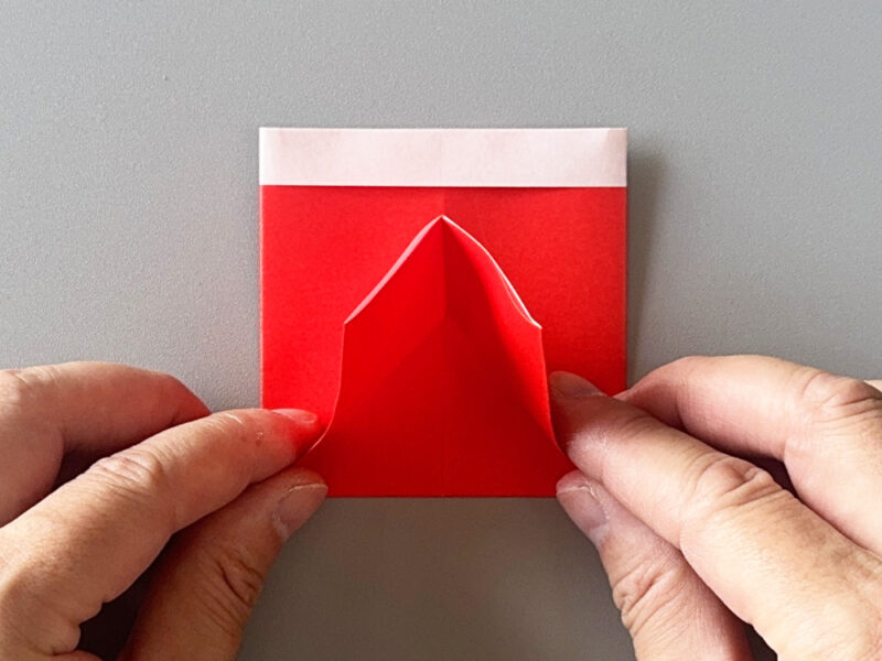 折りたたんでいるところの画像