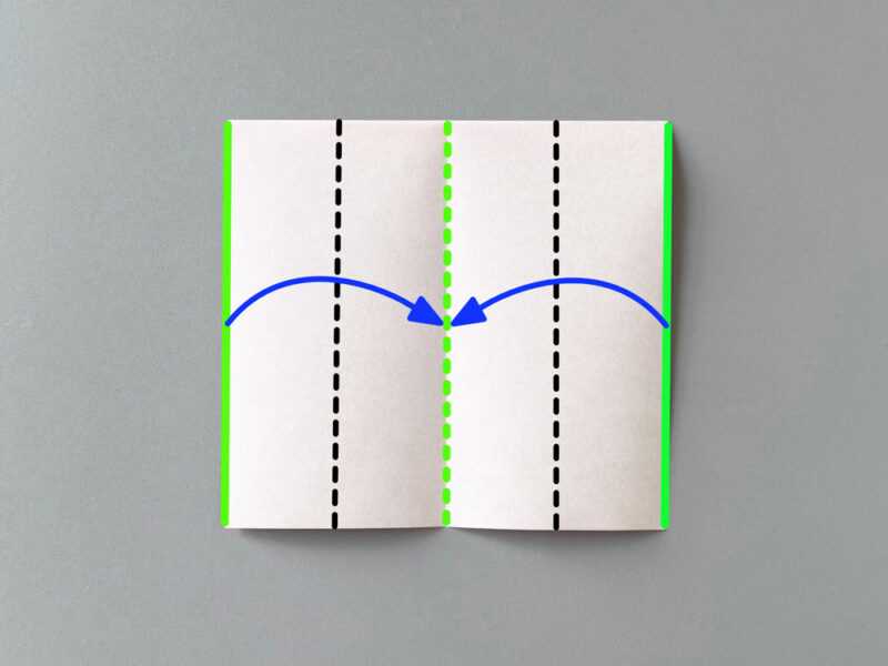 左右を折るところの画像