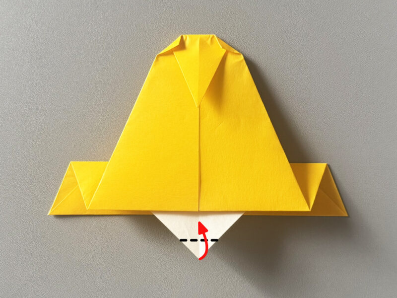 下の角を折るところの画像