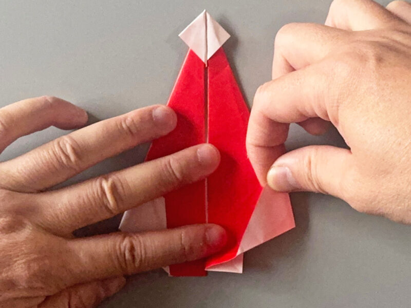 上に引っ張るところの画像