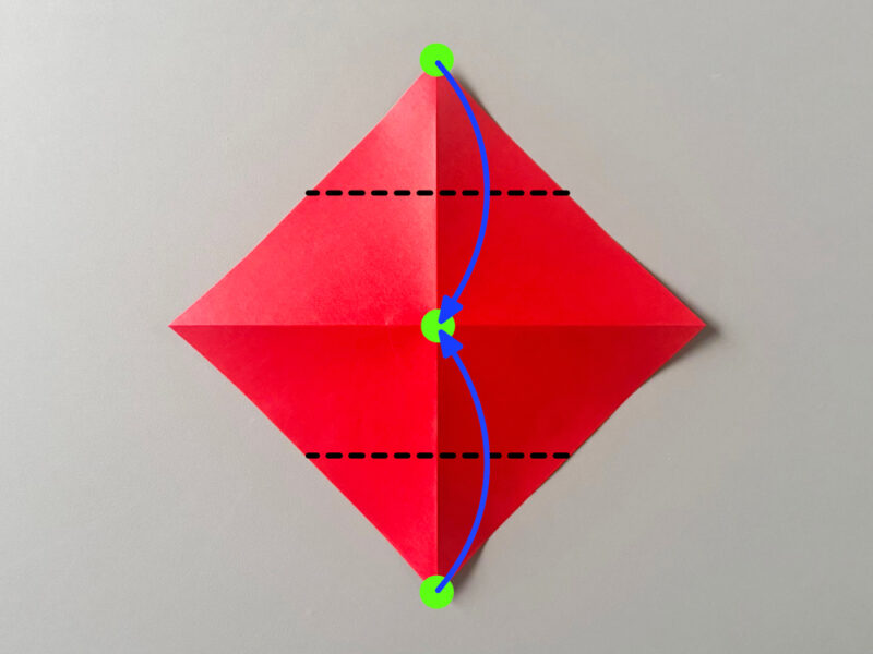 上下を折るところの画像